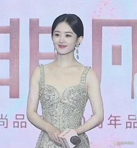 ​赵丽颖工作室业绩斐然：实力与努力的双重见证