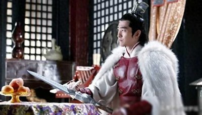 ​千牛卫大将军罗通战死疆场，其子罗章成为征西正印先锋官