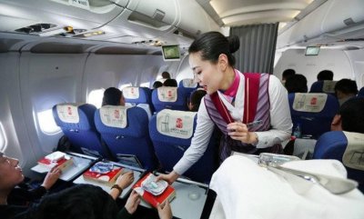 ​各国飞机餐大比拼，阿联酋最土豪，中国的最丰盛，韩国的一言难尽