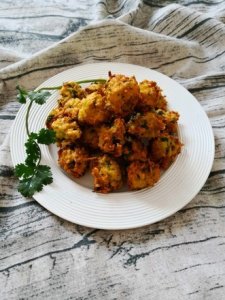 ​教你用香菜做丸子，简单好学，美味可口，炸一大锅吃了还不够