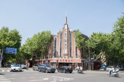 ​上海人喜欢逛的老街，不是游客众多的南京东路，而是淮海中路