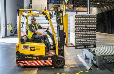 ​我，深圳的辅警，透露月薪高吗？为何工资低，大家却不愿辞职？