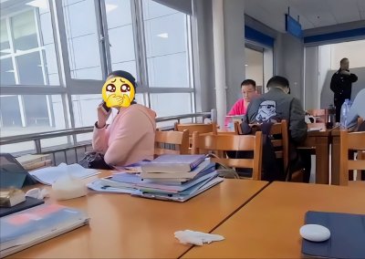 ​湖工大女教授图书馆“撒泼”后续，校方敷衍处理，结局却心知肚明