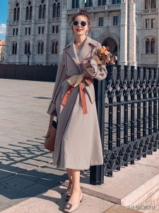 ​22款长风衣，秋冬这样穿，高级有气质