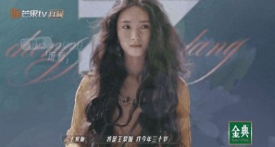 ​29岁王紫璇的豪宅火了：全屋高级大气，艺术感十足，网友：羡慕