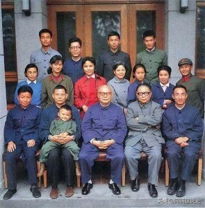 ​开国元勋的荣耀与争议：揭秘十大元帅的资格之争