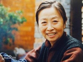 她是《我的丑娘》中丑娘扮演者，没想到她女儿长得这么美