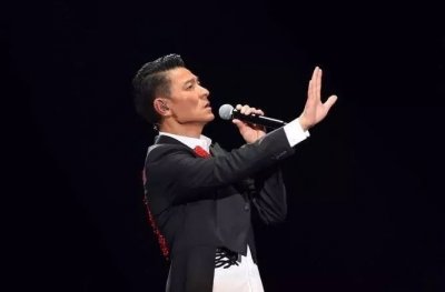 ​刘德华剪过的8大经典发型，30年前的风格，在今天一样是潮流