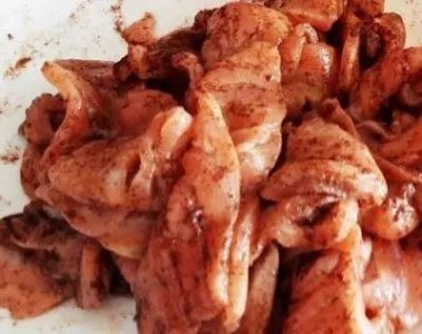 ​新加坡过年流行的捞鱼生，手把手教你怎么做！