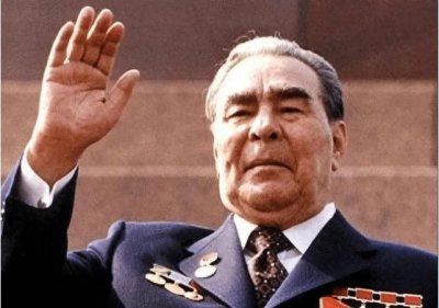 ​从无上荣耀到滑铁卢：勃列日涅夫与苏联的转折命运解析