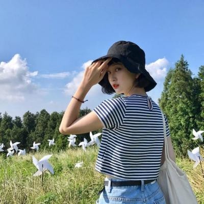 短发女生侧脸有意境好看的微信头像