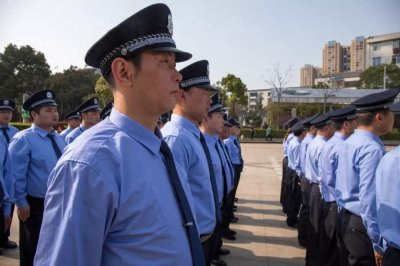 ​辅警迎来改革，或将实行“年薪制度”，年薪15万还有机会入编制！