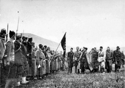 ​老总统在位35年国家又富又强，新总统接位仅11年国家土崩瓦解