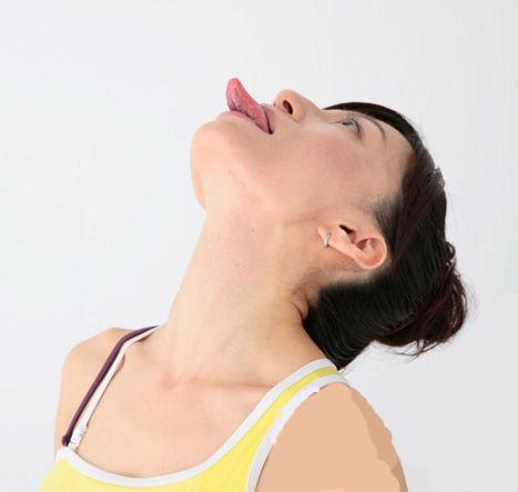 消除双下巴最有效的两种方法（四个妙招教你快速消除双下巴）(4)