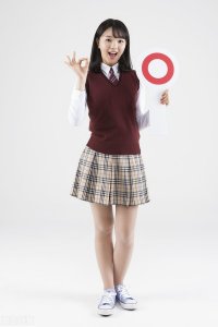 ​韩国中学生的校服居然是包臀裙！这样的校服文化你能接受吗？