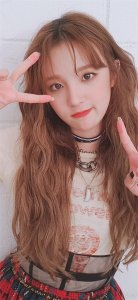 ​宋雨琦俏皮甜美手机壁纸