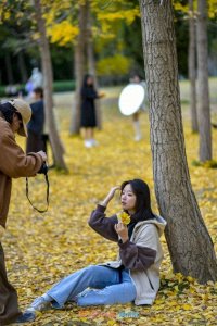 ​济南这处冬日限定美景成热门打卡地，市民争相拍照体验“画中游”