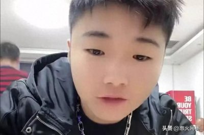 ​白小白因艺人离开伤心