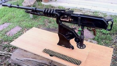 ​哈奇开斯重机枪：世界