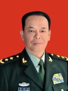 ​杨金山：原成都军区副