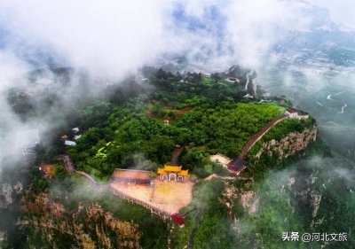 ​逛“天下奇寨”抱犊寨