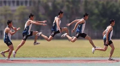 ​立定三级跳远的动作要