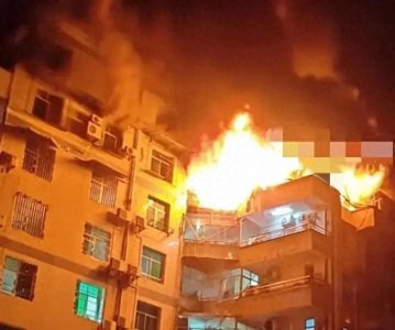 ​火光冲天！重庆医院爆