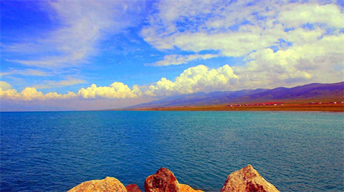 青海湖为什么是咸水湖(青海湖是活水还是死水)
