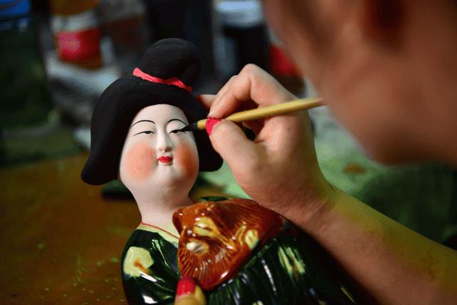 唐三彩制作工艺与艺术特点（唐三彩是什么技术）