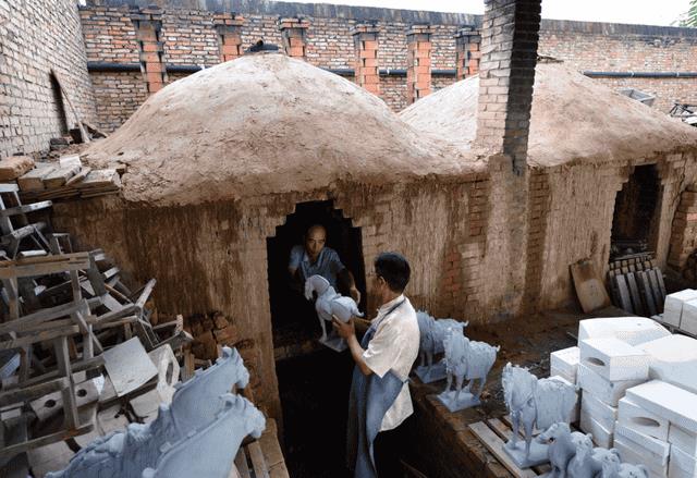 唐三彩制作工艺与艺术特点（唐三彩是什么技术）