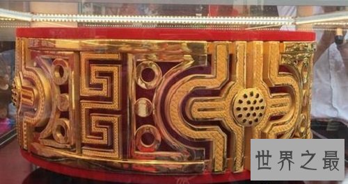 世界最大金戒指，可以容纳3个人