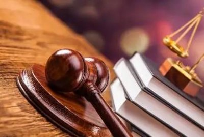 ​继父趁儿子常年在外打