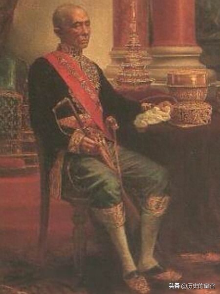 至今统治泰国的朝代——曼谷王朝九代先王登基画像，全是明君英主