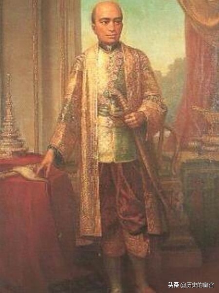 至今统治泰国的朝代——曼谷王朝九代先王登基画像，全是明君英主