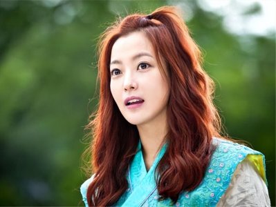 ​金喜善女儿长大堪称“