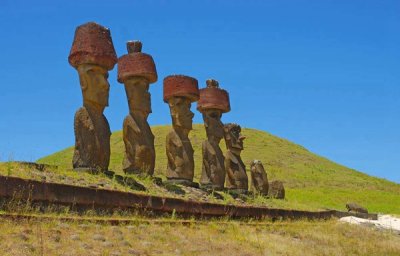 ​复生节岛石像下半身 背