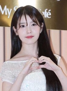 ​神仙老板非她莫属！IU让100名工作人员坐商务舱返韩宠员工太豪气