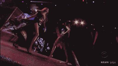 维密秀场脸最臭的超模泡泡莉，一上场就是“老娘就是目中无人”