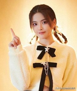 ​这身材太凶了！性感有料！杨超越写真赏