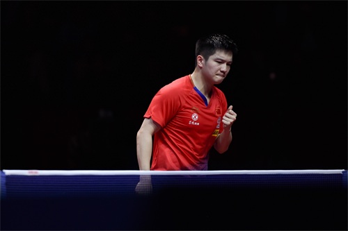 乒乓球——地表最强12人赛：樊振东胜周启豪