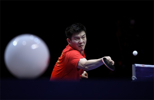 乒乓球——地表最强12人赛：樊振东胜周启豪