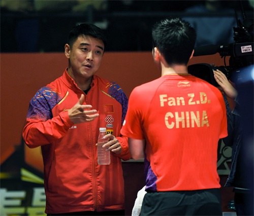 乒乓球——地表最强12人赛：樊振东胜周启豪