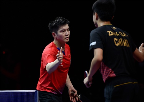 乒乓球——地表最强12人赛：樊振东胜周启豪