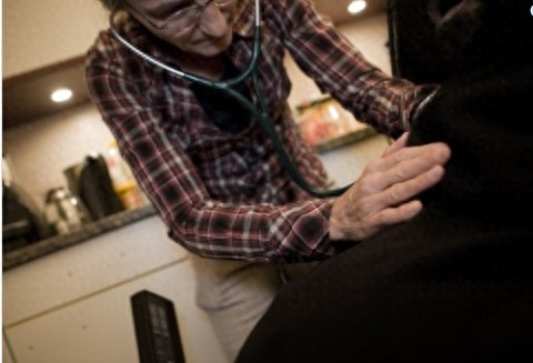 直击：瑞士安乐死全过程：三十秒沉睡三分钟死亡，对生命的敬仰