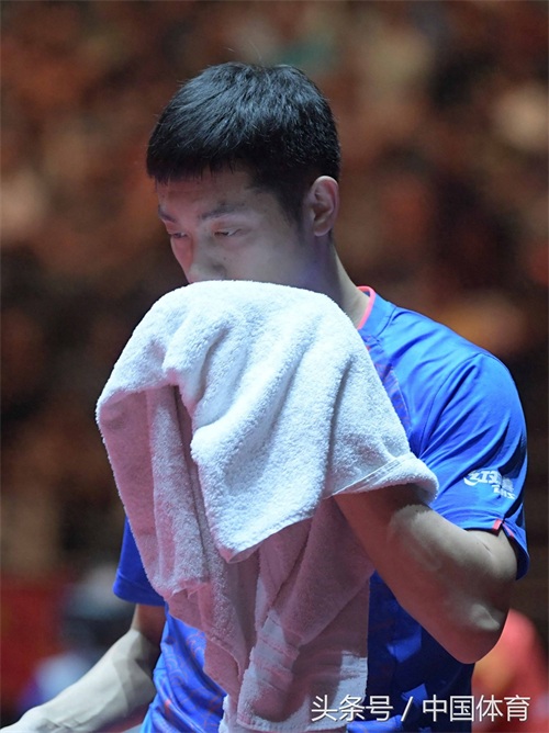 2017年世乒赛男单第四轮 许昕4比3胜林高远进八强